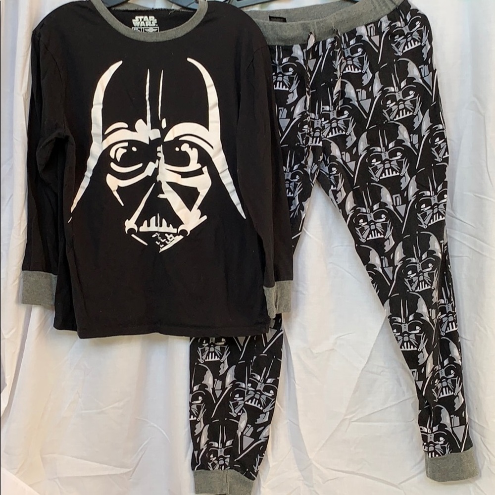 Boys Star Wars pajamas sz M